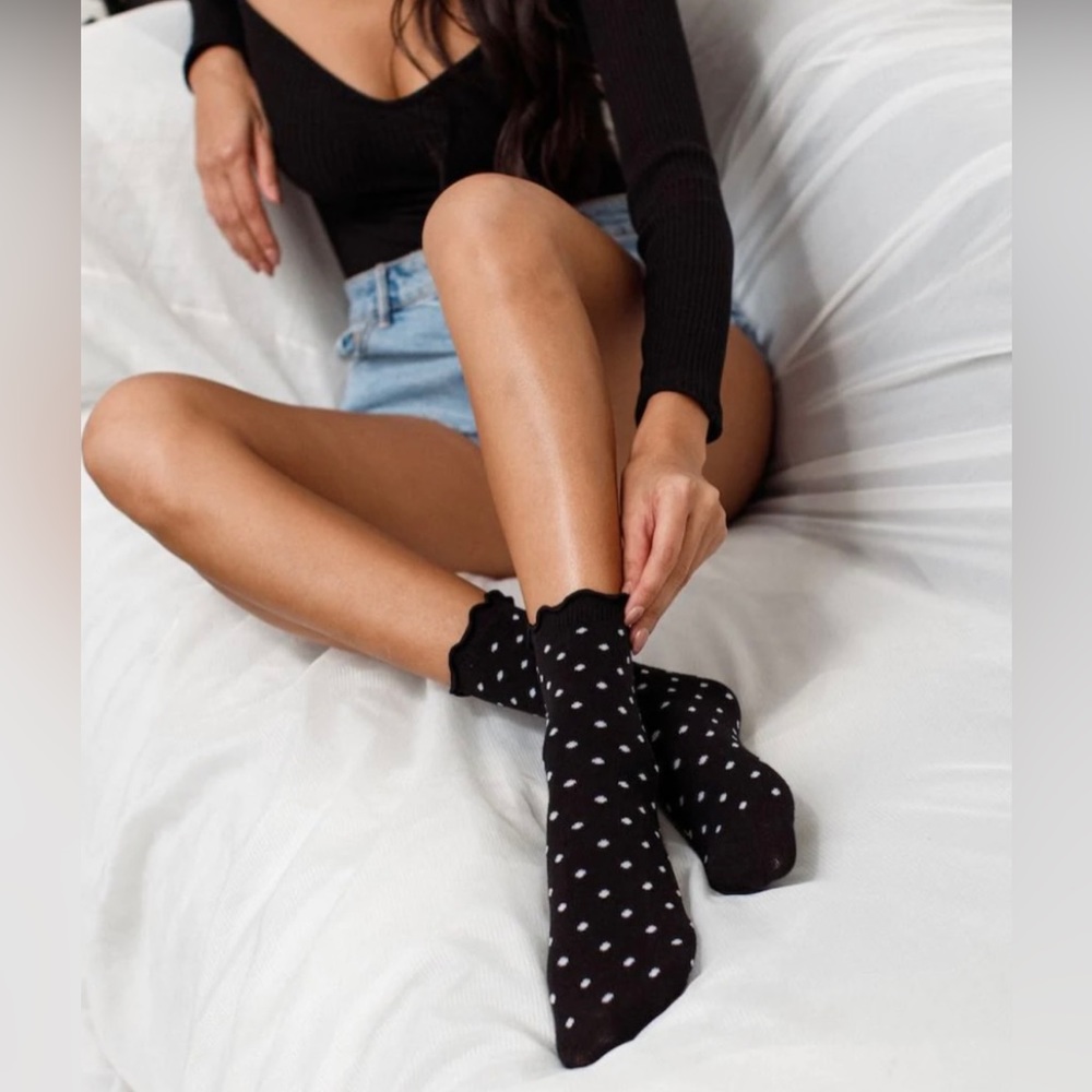 🌀FUN🔆SOCKS✳️Classic Crew Ruffle Trim Black & White Polka Dot 🌀